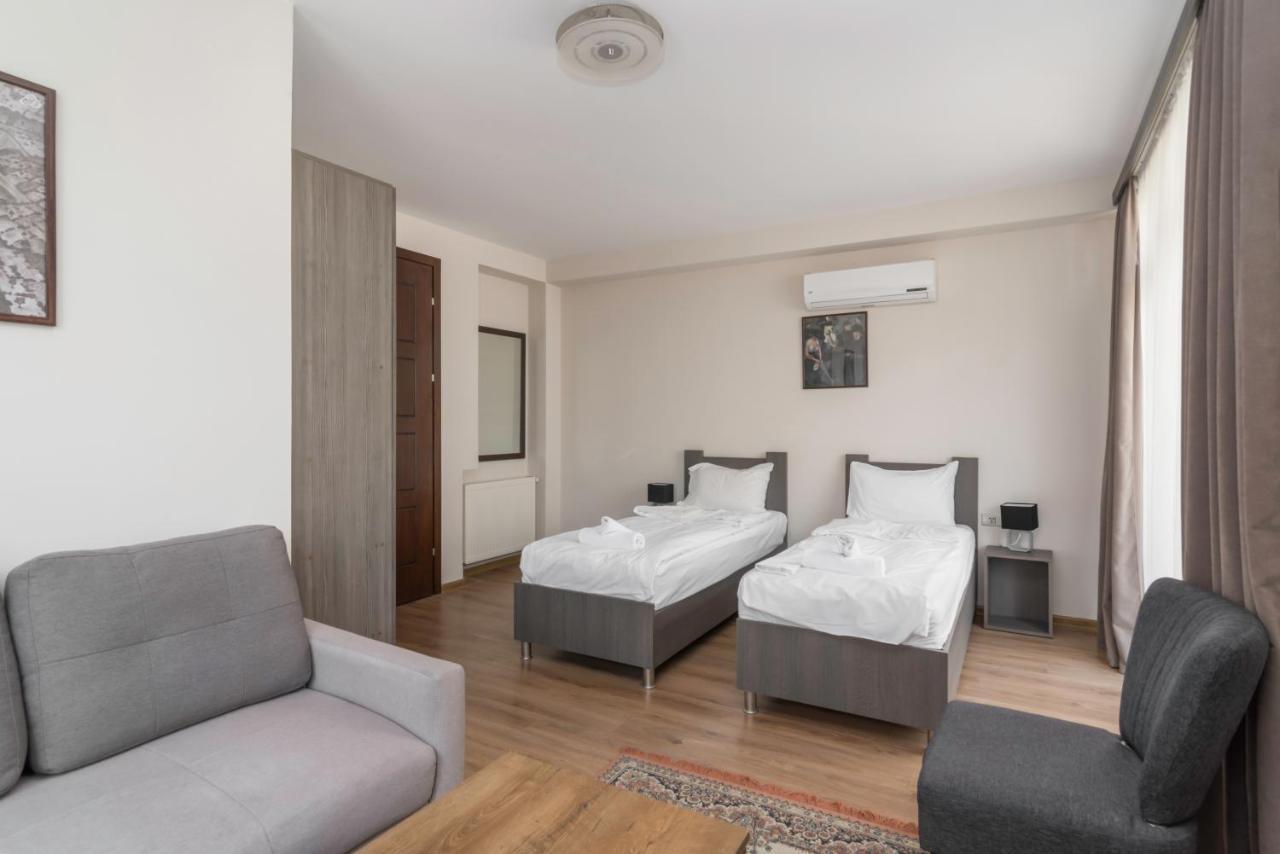 Hotel "Elesa Wera" Тбилиси Экстерьер фото