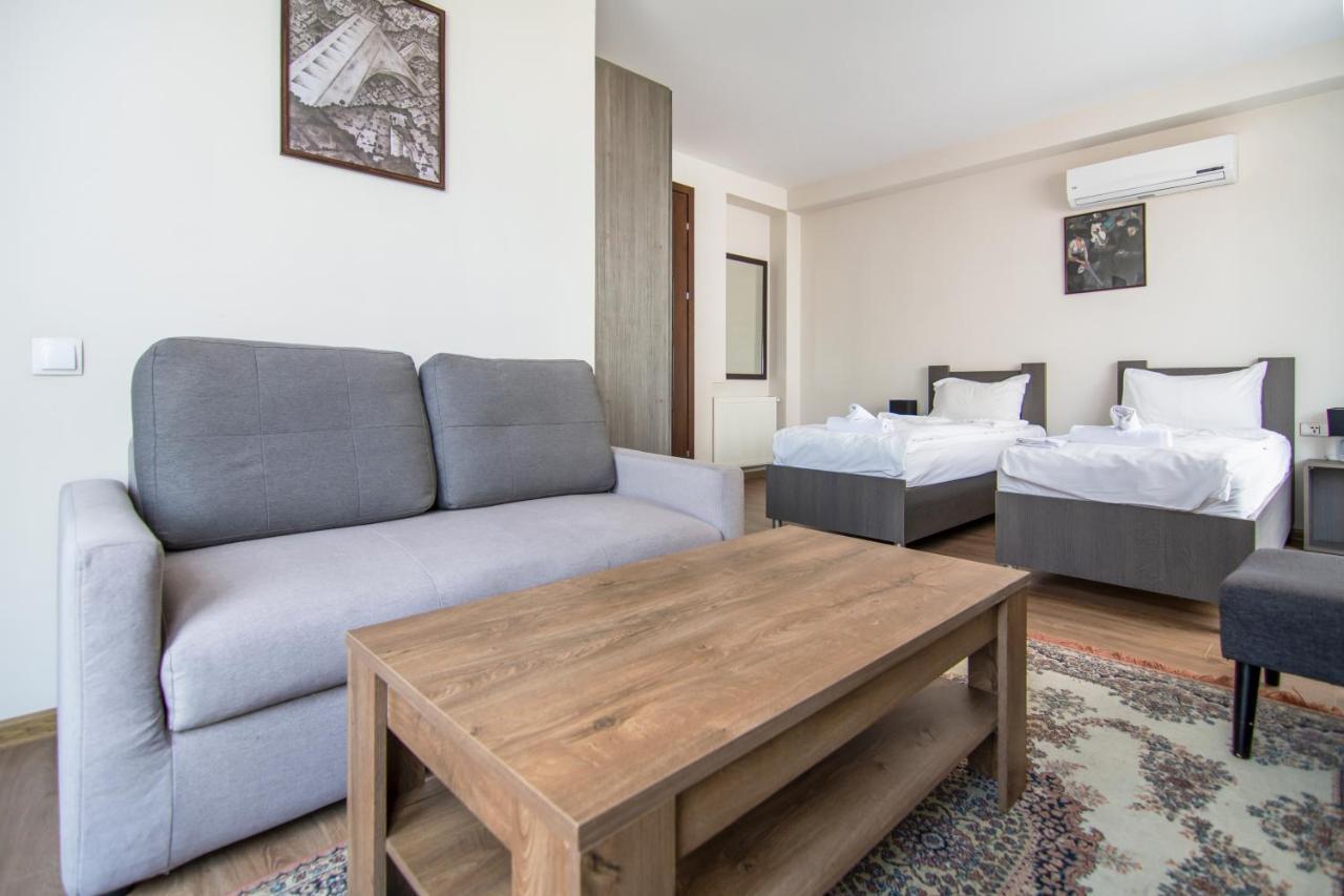 Hotel "Elesa Wera" Тбилиси Экстерьер фото